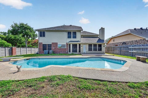 Photo of 4301 Hudson Avenue, Grand Prairie, TX 75052 (MLS # 21394037)