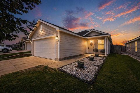 Photo of 1806 Barrie Way, Crandall, TX 75114 (MLS # 21254477)