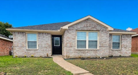 Photo of 2467 Mallory Lane, Lancaster, TX 75134 (MLS # 21331062)