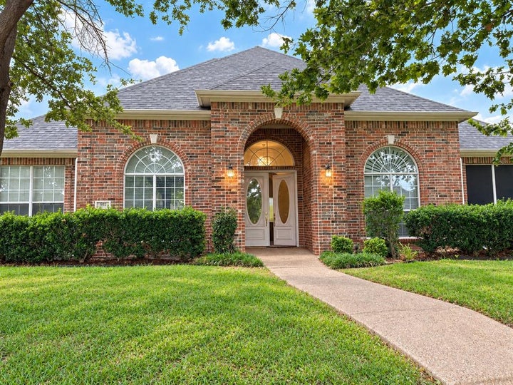 Photo 1 of 20 — 902 Horseshoe Bend, Richardson, TX 75081