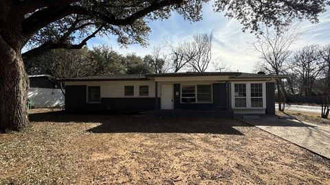 6200 Kentwood Place Fort Worth TX 76112