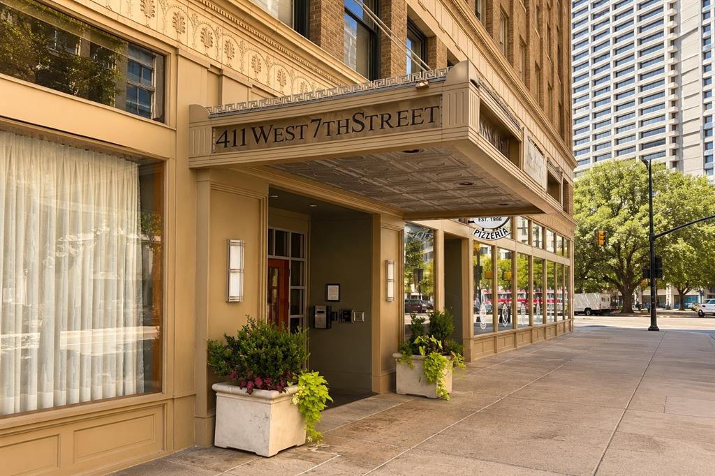 411 W 7th Street 906