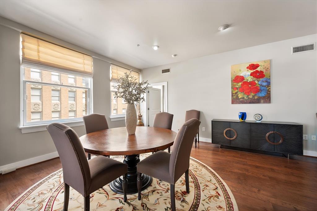 411 W 7th Street 906
