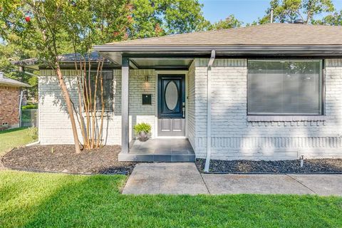 Photo of 2319 Oldbridge Drive, Dallas, TX 75228 (MLS # 21170825)