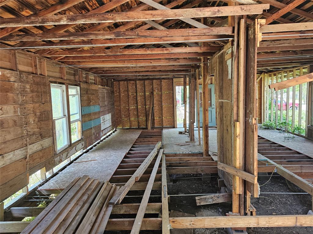 W LEE LACKEY - Residential