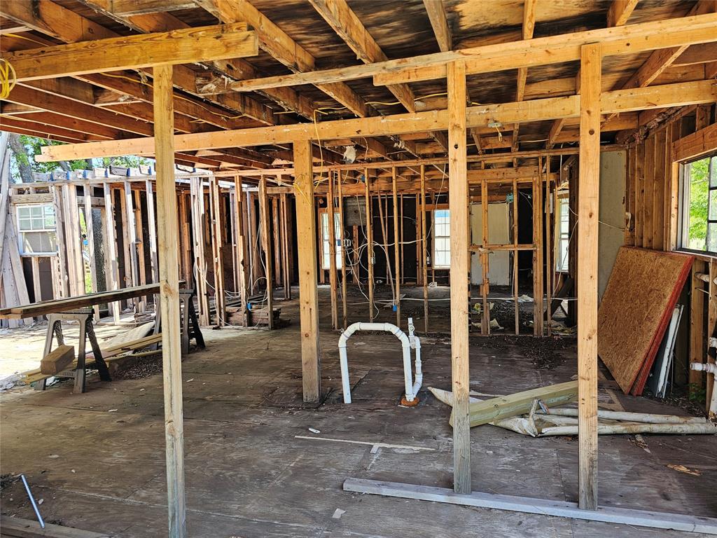 W LEE LACKEY - Residential