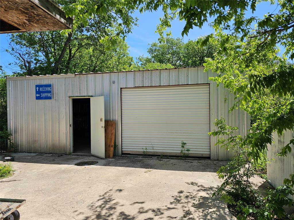 W LEE LACKEY - Residential