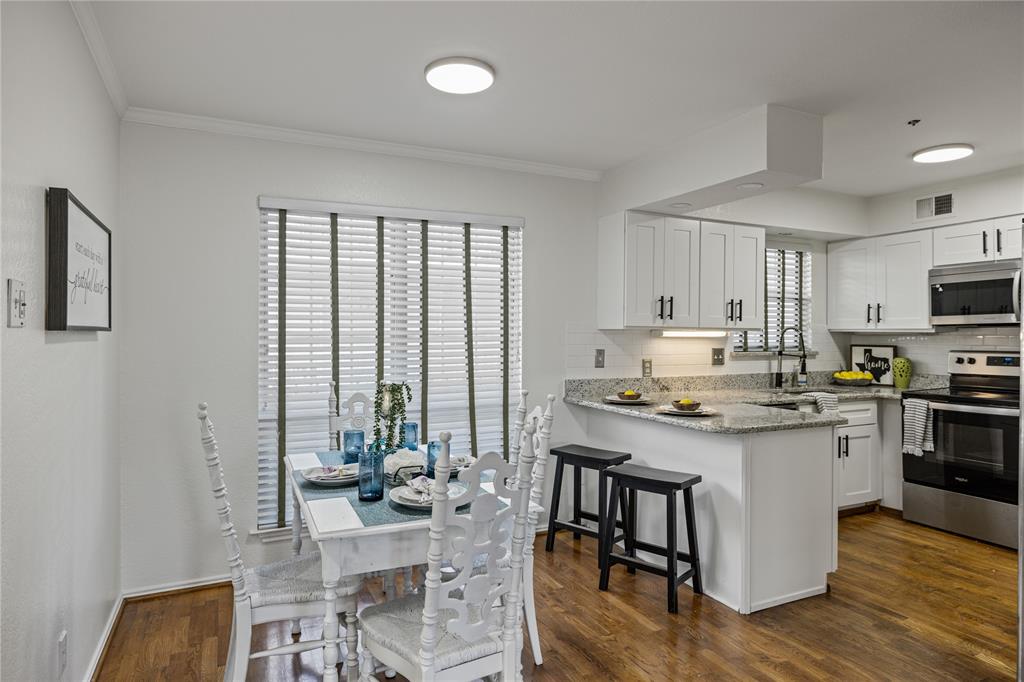 4303 Buena Vista Street 303