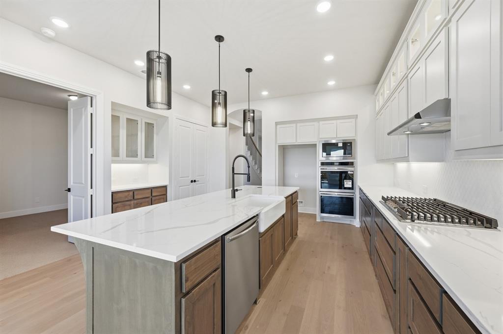 1025 Alberta Spruce Road