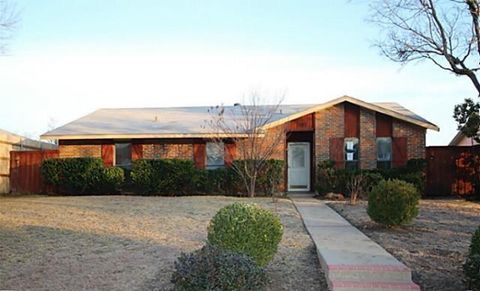 Photo of 2921 Collins Boulevard, Garland, TX 75044 (MLS # 21208563)