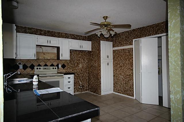 2921 Collins Boulevard