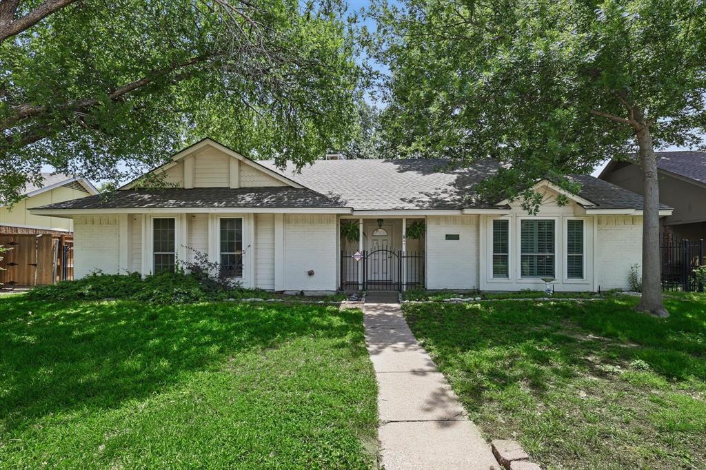 218 Creekside Lane