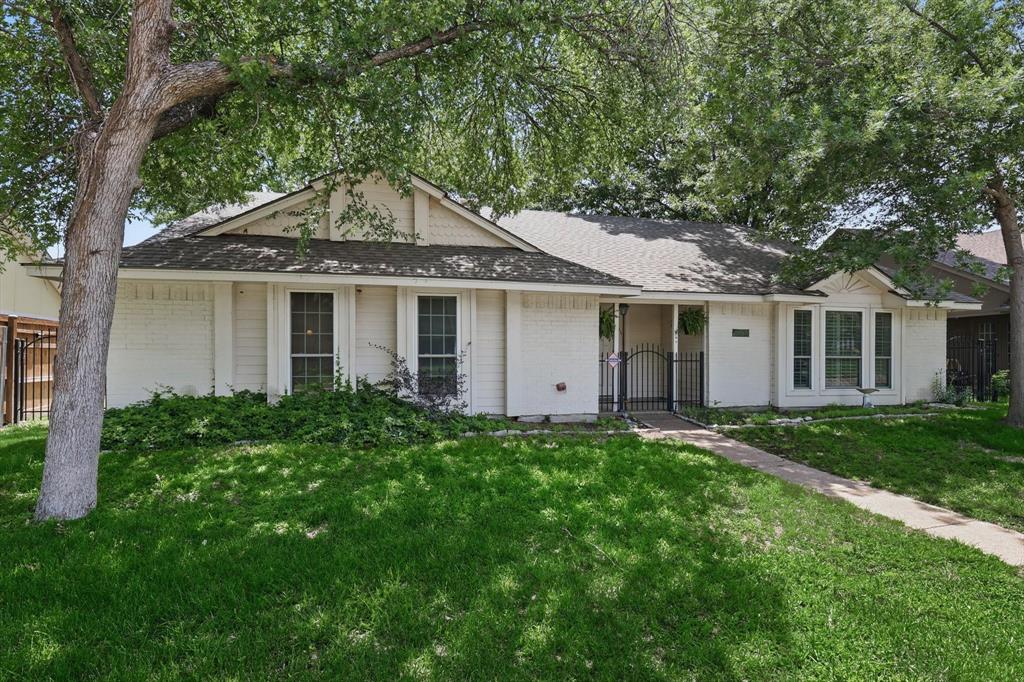 218 Creekside Lane