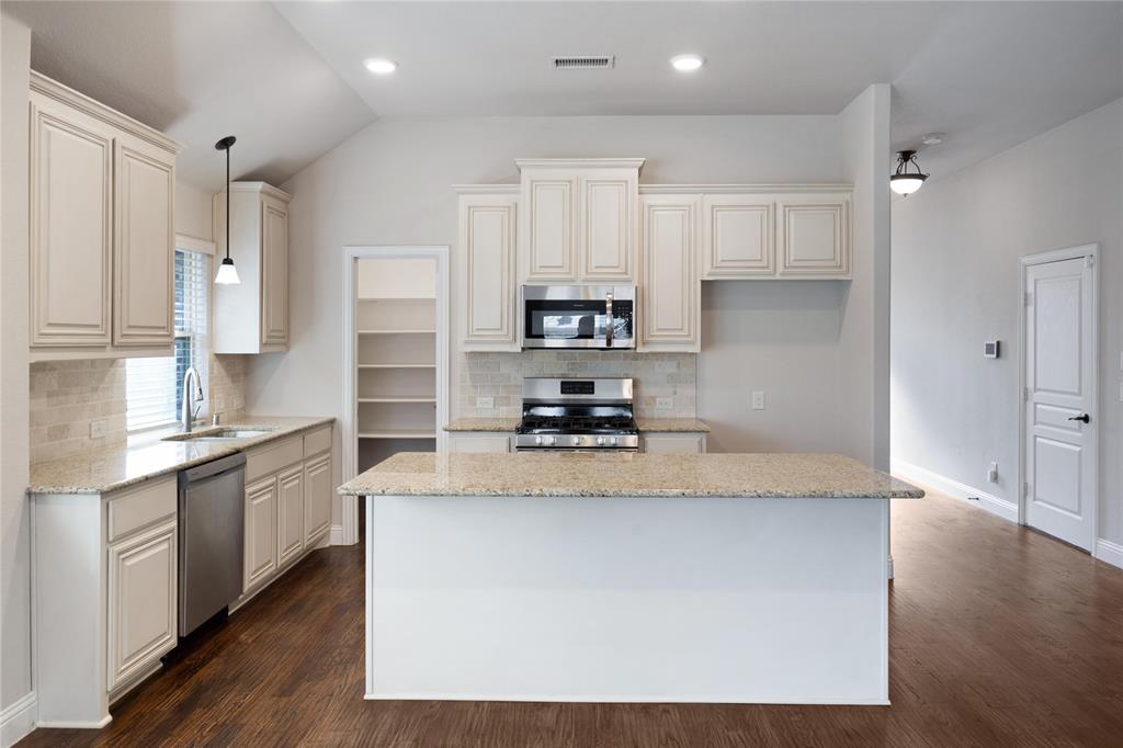 708 Lyndhurst Drive