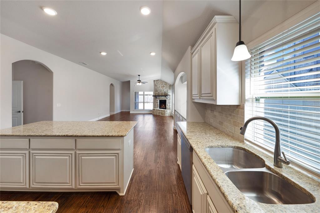 708 Lyndhurst Drive