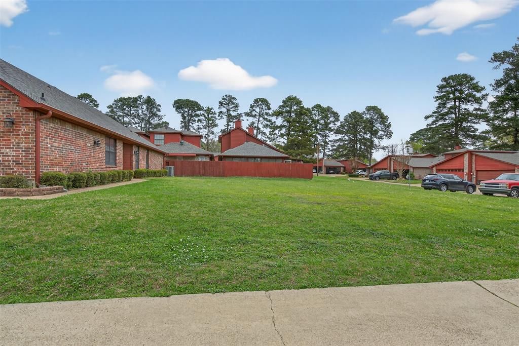 Photo of 194 Fountain View, Shreveport, LA 71118 (MLS # 21204817)