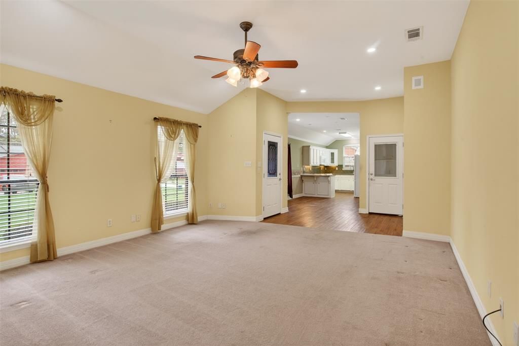 Photo of 194 Fountain View, Shreveport, LA 71118 (MLS # 21204817)