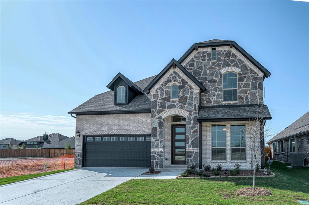 1909 Amber Gate Drive