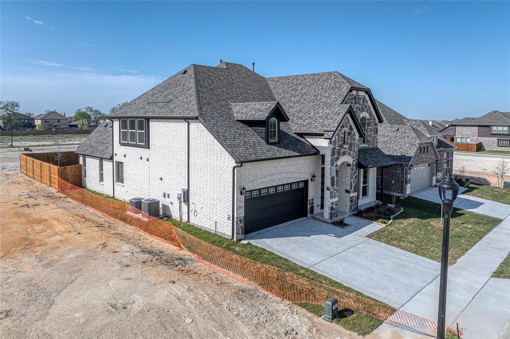 1909 Amber Gate Drive
