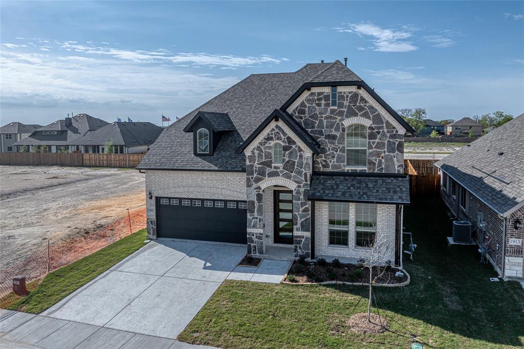 1909 Amber Gate Drive