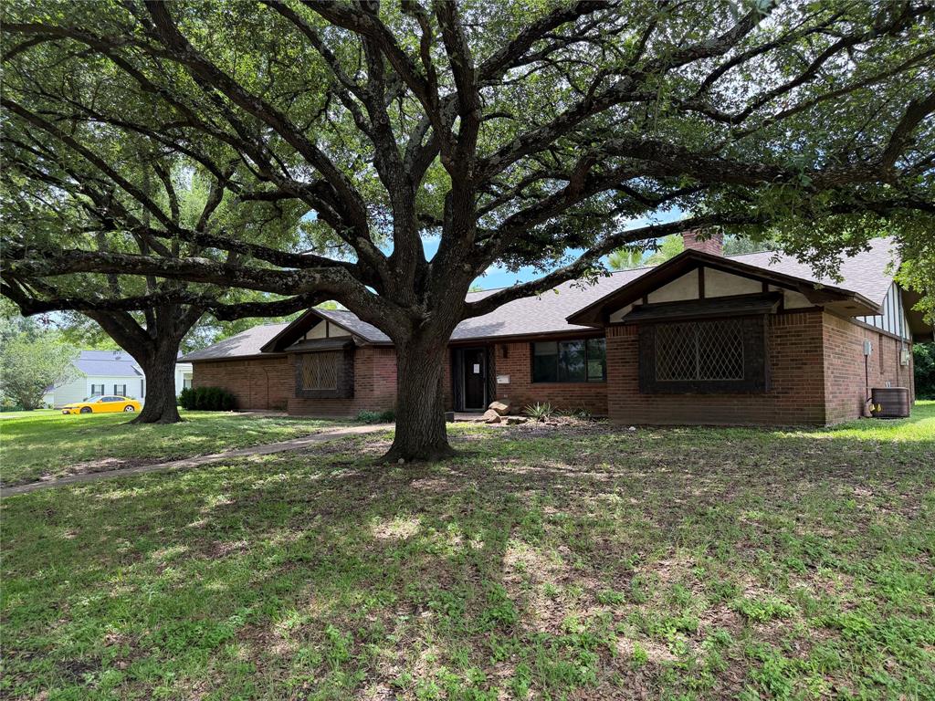 803 Val Verde Place