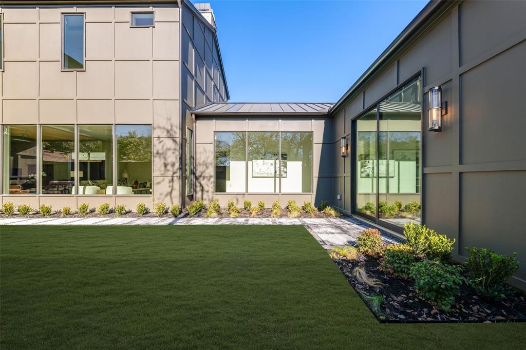 University Blvd Terrace - Residential