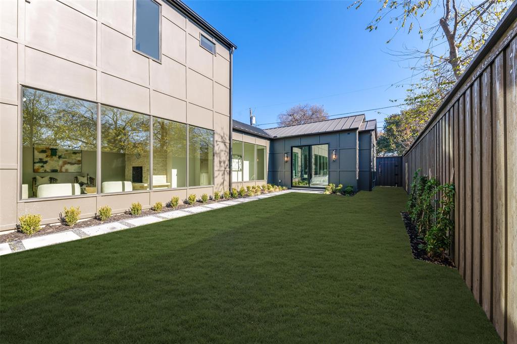 University Blvd Terrace - Residential