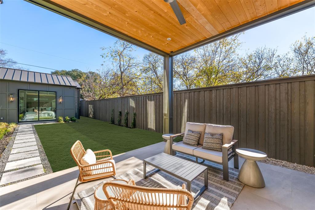 University Blvd Terrace - Residential