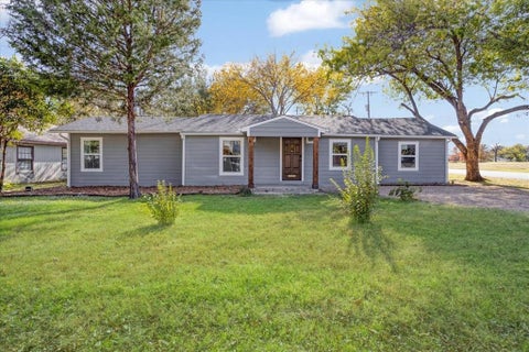 Photo of 450 Hickory Street, Lewisville, TX 75057 (MLS # 21418962)