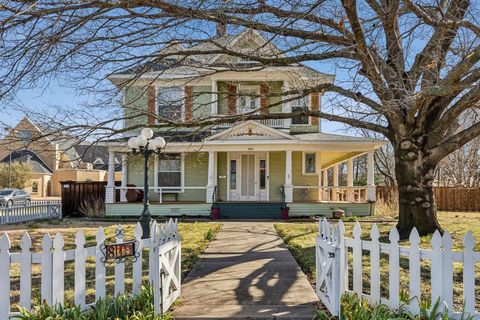 819 S Crockett Street Sherman TX 75090