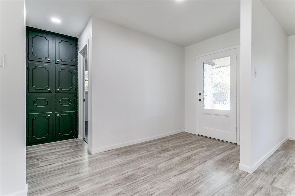933 Charleston Court