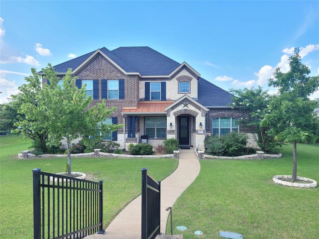 Photo of 371 Ash Brook Lane, Sunnyvale, TX 75182 (MLS # 21221771)