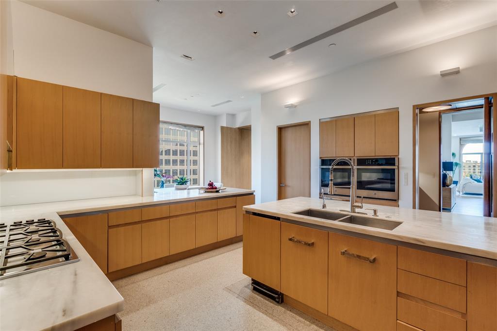 Mansion Residence - Residential