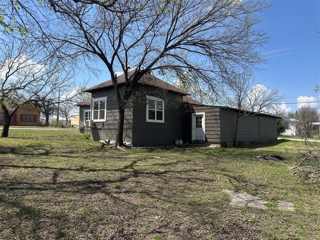801 E Gentry