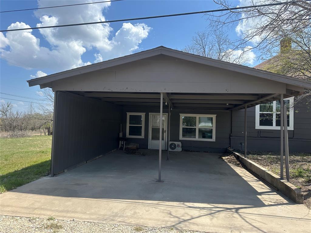 801 E Gentry
