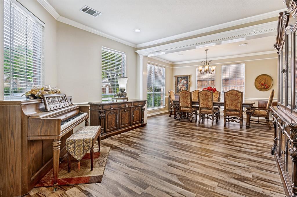 312 Crooked Tree Court