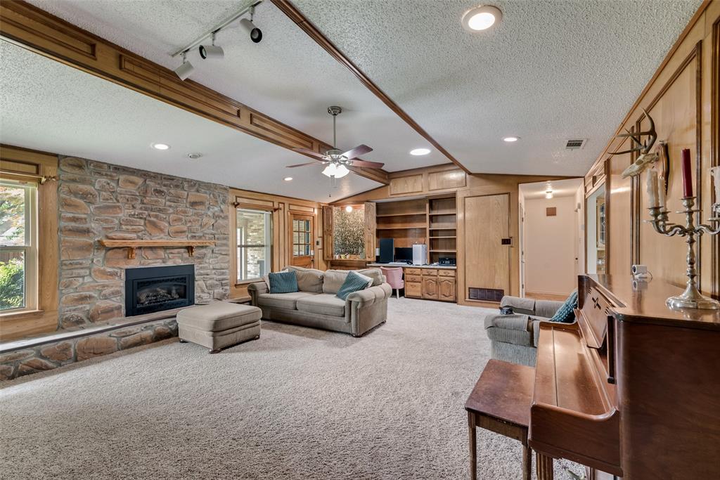 3410 Queenswood Lane