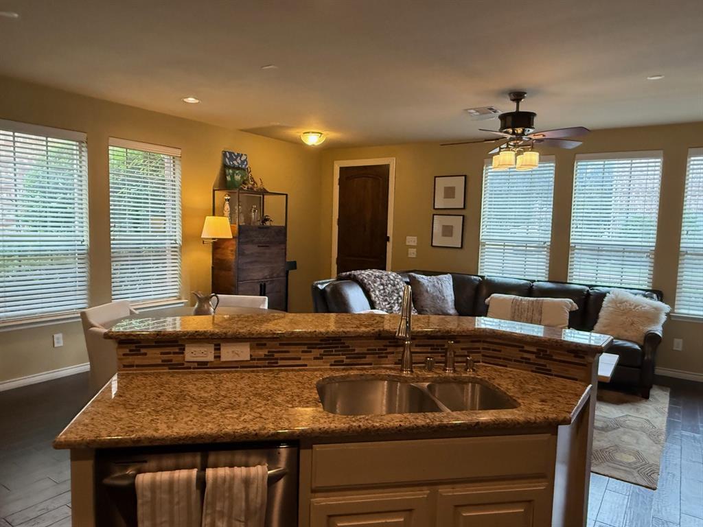 Town Homes At Legacy Town Center Ph Four The - Residential Lease