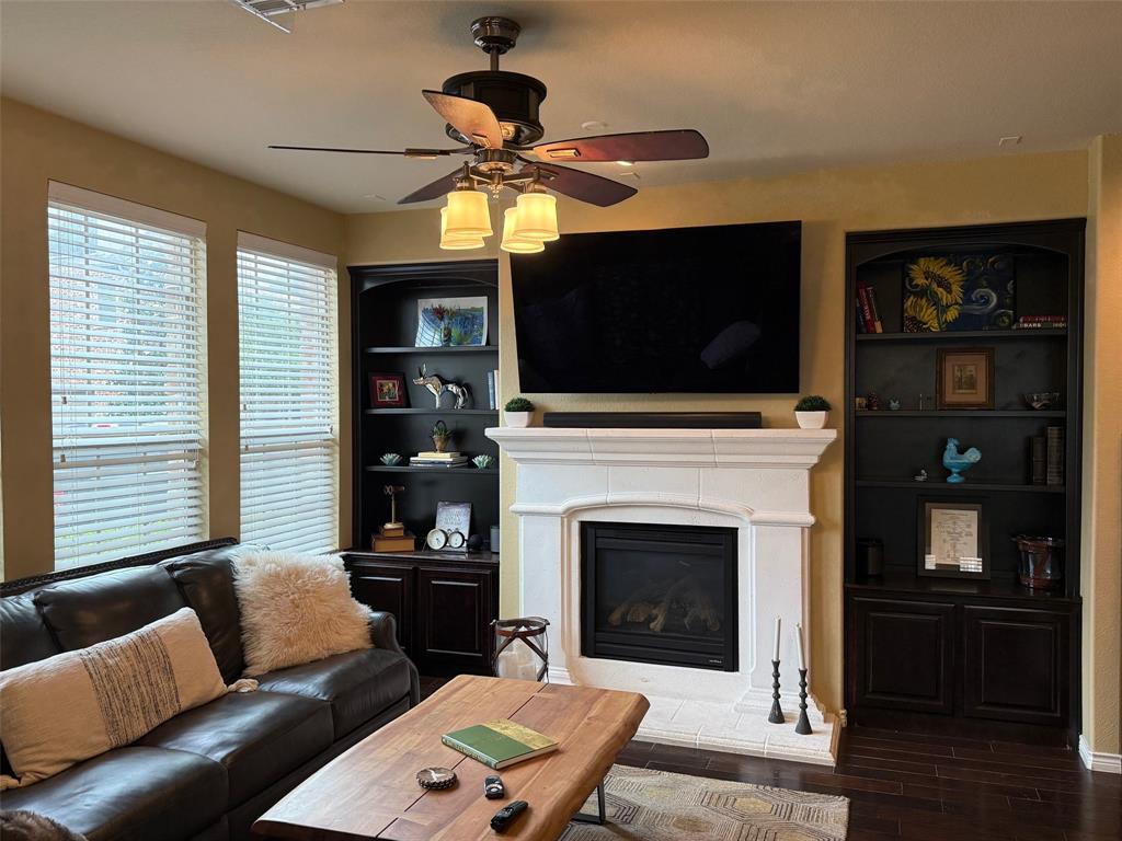 Town Homes At Legacy Town Center Ph Four The - Residential Lease