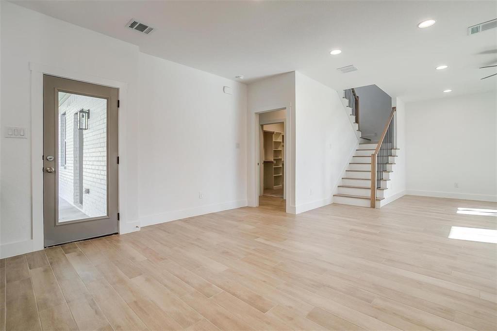 Three Oaks - Residential