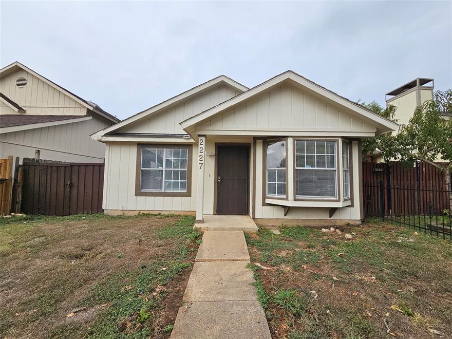 Welcome to your new home, Ready for immediate move in! located in the vibrant city of Dallas, TX. This property boasts three spacious bedrooms and two full bathrooms, perfect for comfortable living. The home features ceramic tile flooring throughout, adding a touch of elegance and easy maintenance. The house is equipped with washer and dryer connections for your convenience. 

Each room is fitted with ceiling fans, ensuring a comfortable atmosphere all year round. The kitchen comes with white appliances, including a white refrigerator, adding a clean, modern touch to the space. This is an all-electric property, offering efficiency and ease of use. Parking is a breeze with an uncovered driveway. The location is a standout feature, being just a quarter mile from Burton and Master Shopping Center, making shopping and dining options easily accessible. This home is ready and waiting for you to make it your own.