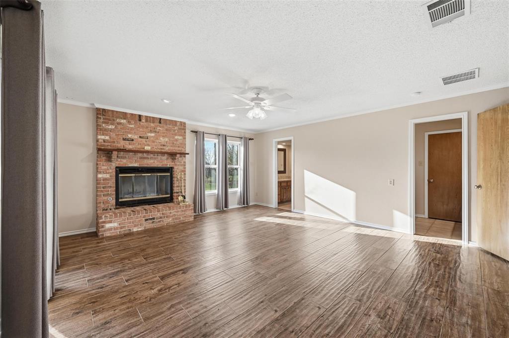 Whispering Oaks Kenn - Residential