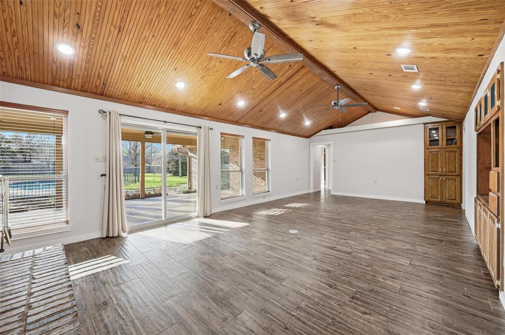 Whispering Oaks Kenn - Residential