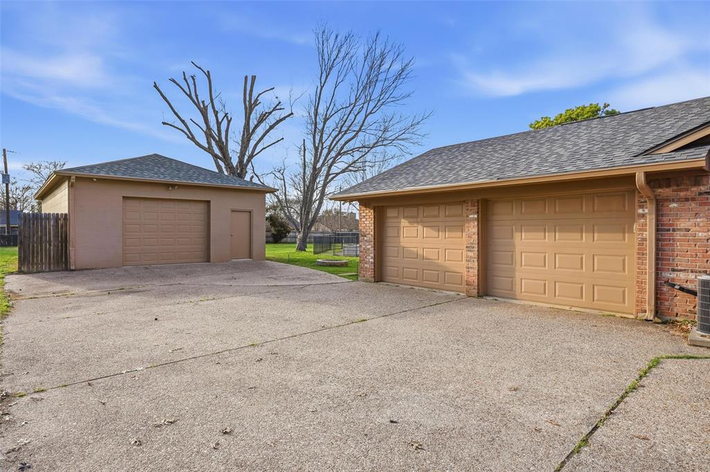 Whispering Oaks Kenn - Residential