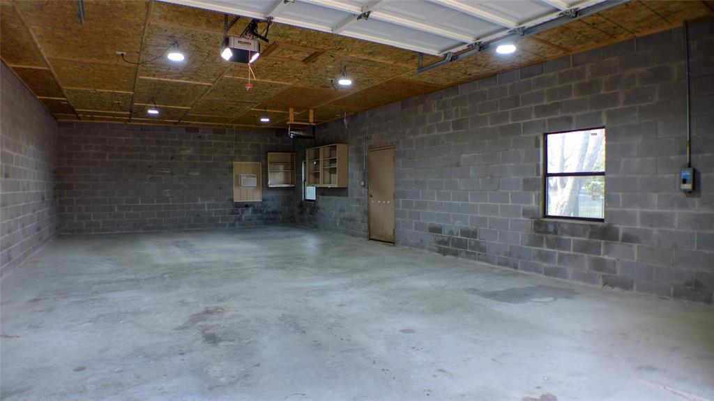 Whispering Oaks Kenn - Residential