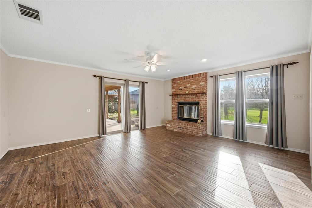 Whispering Oaks Kenn - Residential