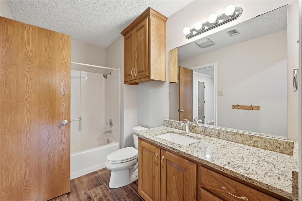 Whispering Oaks Kenn - Residential