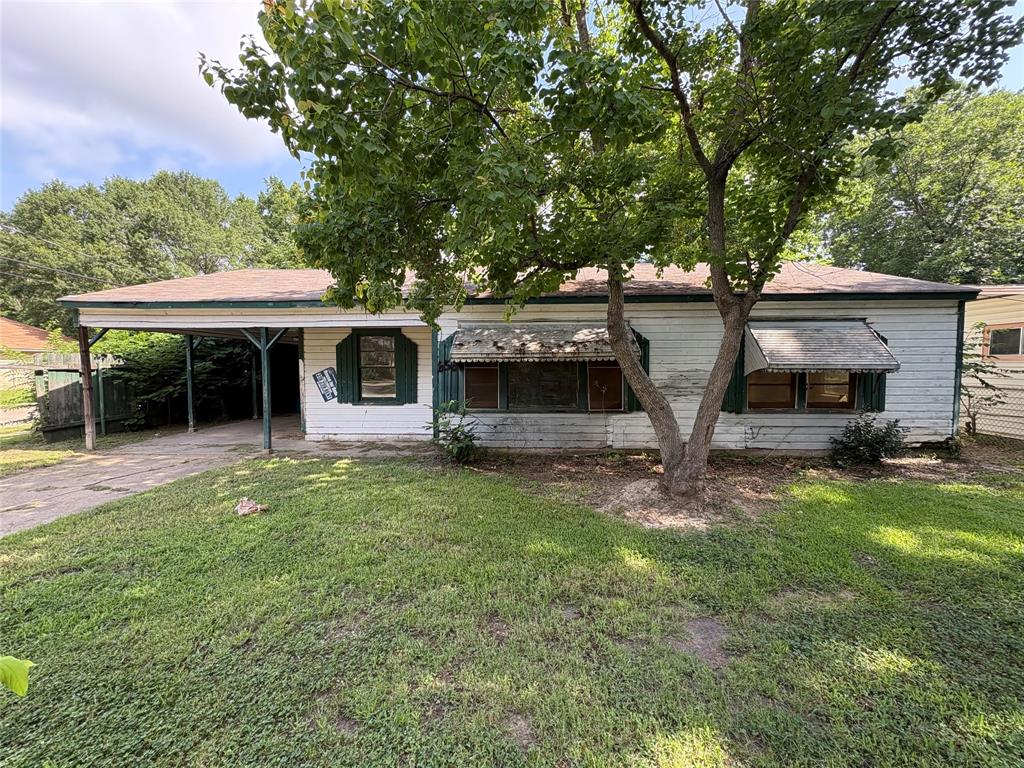 658 W 69th Street
