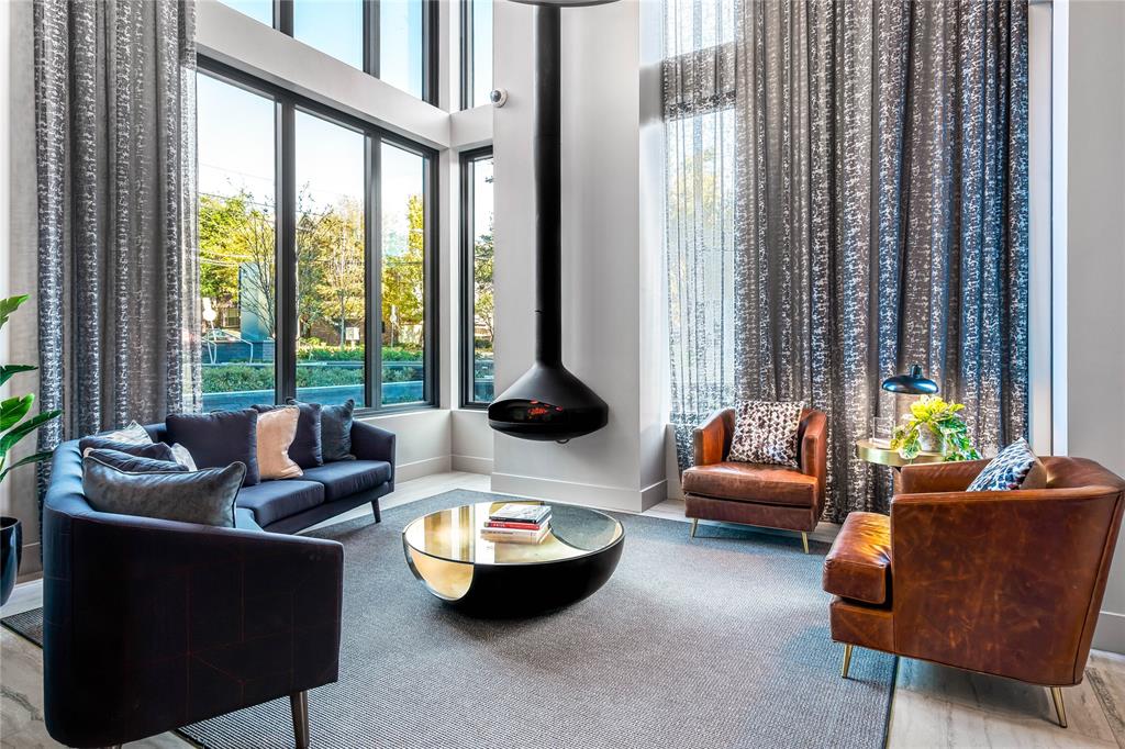 ROSEMONT CONGRESS - Residential Lease