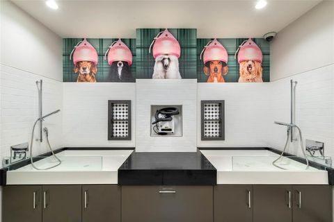 Tiny photo for 3611 Congress Avenue #2105, Dallas, TX 75219 (MLS # 21096032)